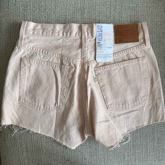 Levi's Pink Jean Shorts High-Waisted Cuffed Hem in Peach - Picture 3 of 10